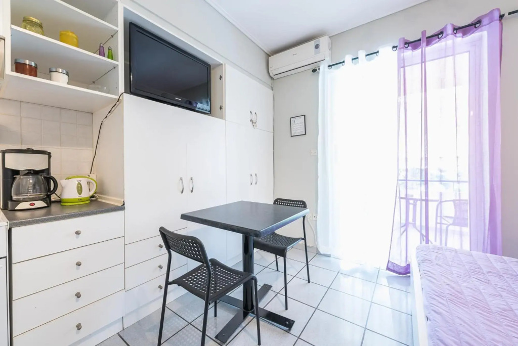 Zenios Kisamos-Pretty comfy studio