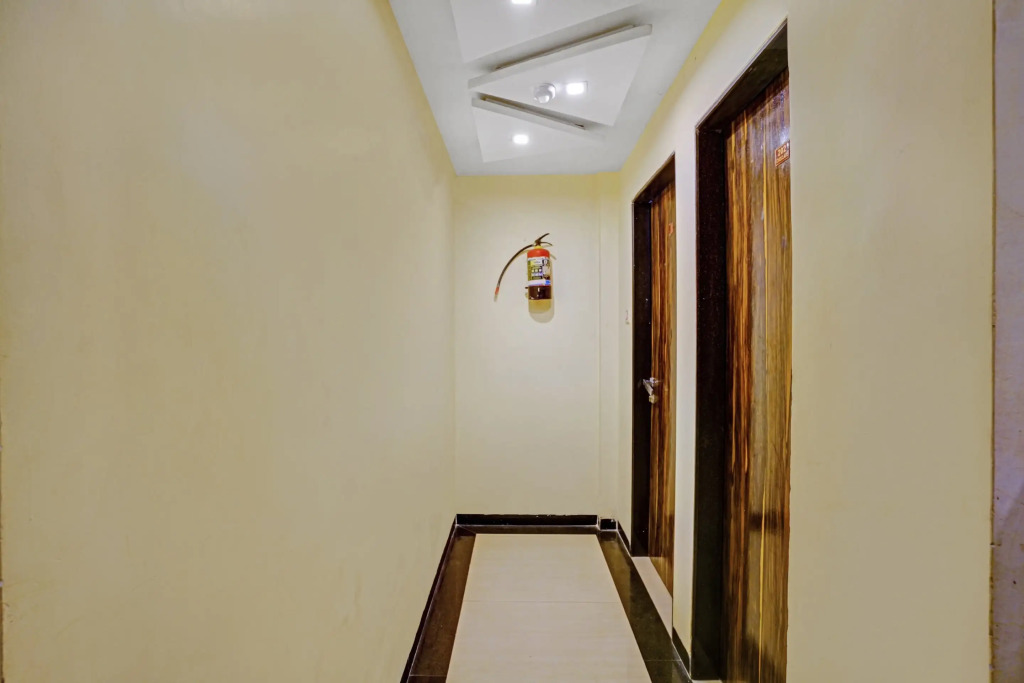 Super Hotel Yatri Inn Vashi Navi Mumbai