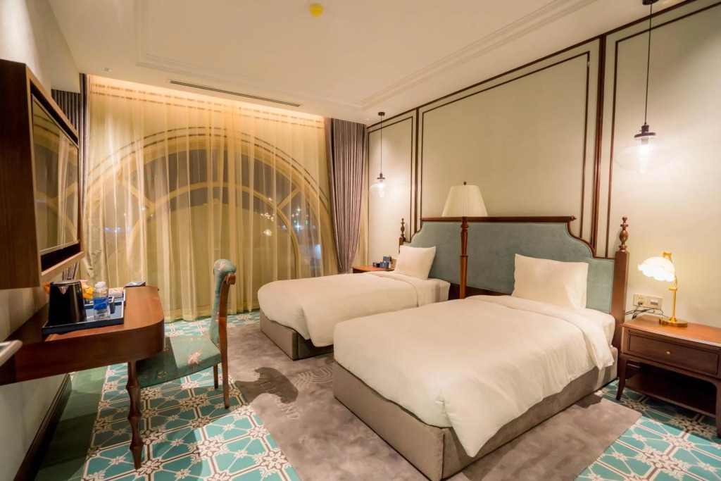Regal House Hoang Van