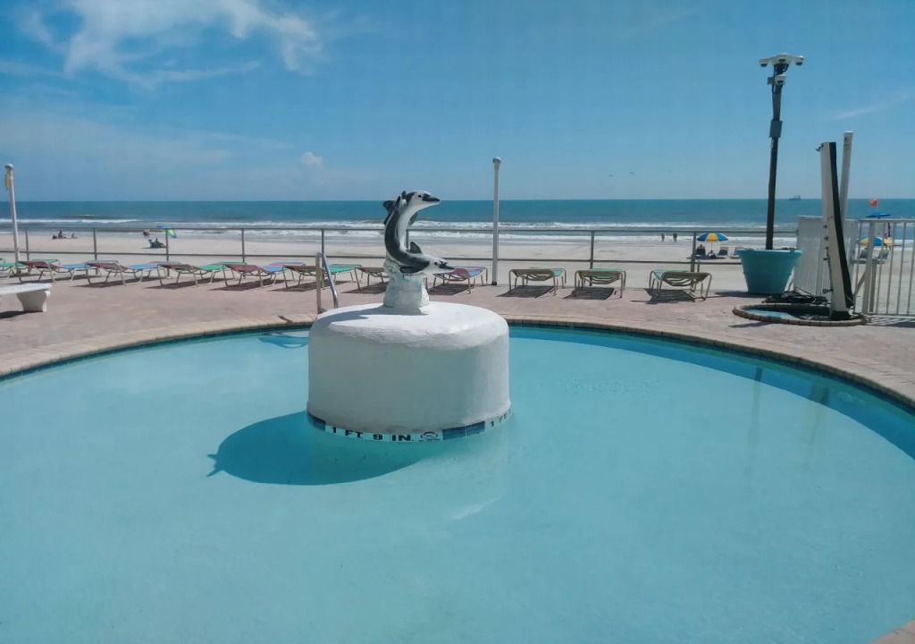 Daytona Inn Beach Resort