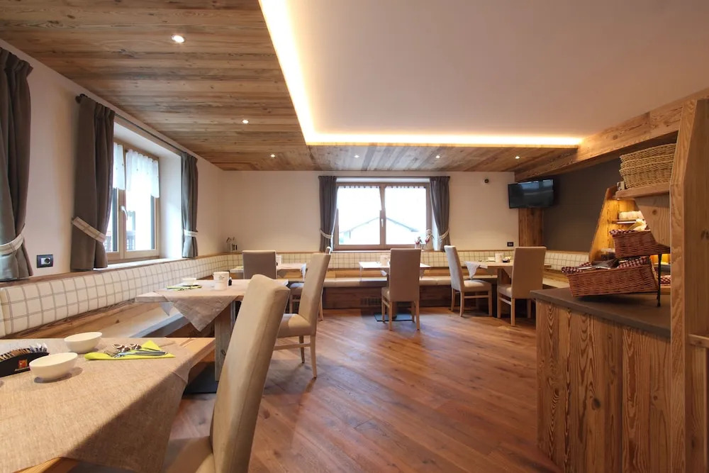 DOLOMITES B&B - Suites, Apartments and SPA