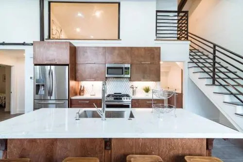 East Downtown Modern Luxury Retreat