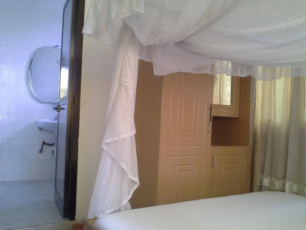 Fine Travellers Hotel