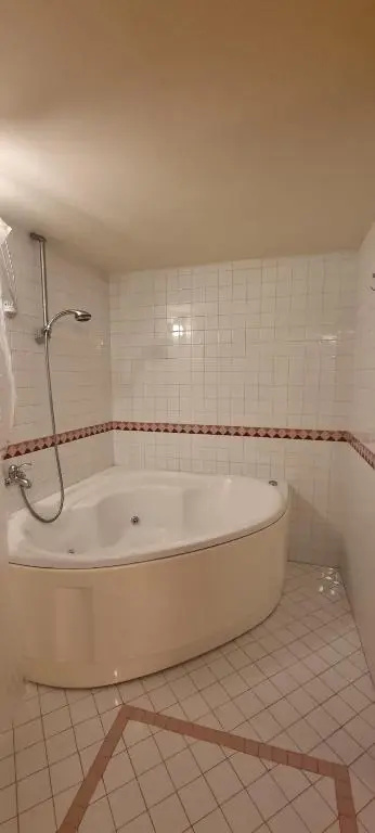 LEONARDO Apartment