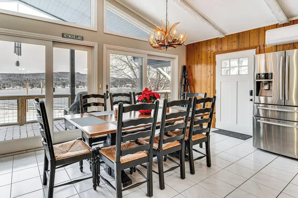 Hot Tub + Game Room: Morgan Family Getaway