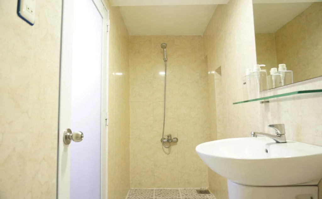 Leiden Homestay & Cafe