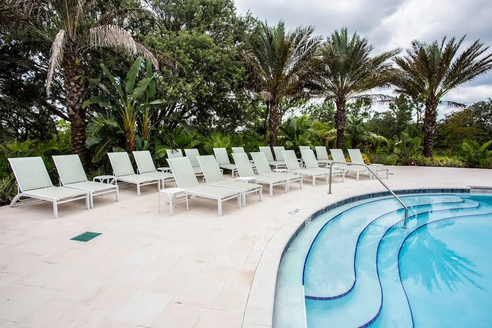 Charming 3Bd Close to Disney Festival 638