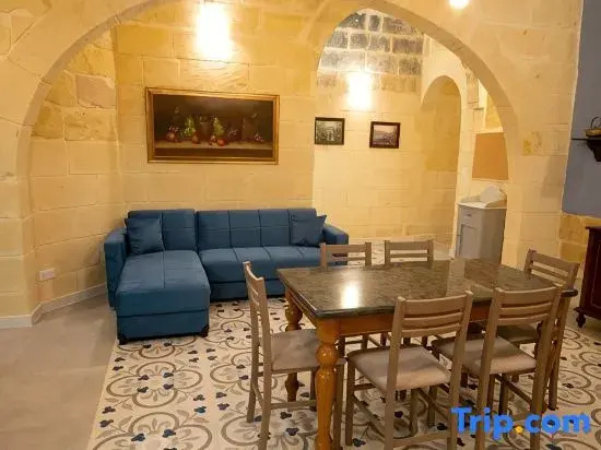 Surwig - 5 bedrooms (sleeps 9 + 2 kids)  Kercem village