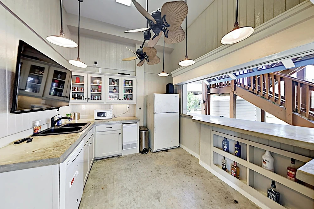 Canal 22108 - 3 Br Home