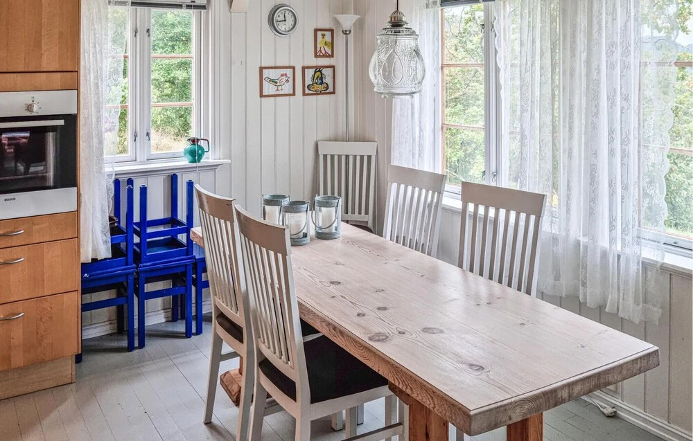 4 Bedroom Beautiful Home In Farsund