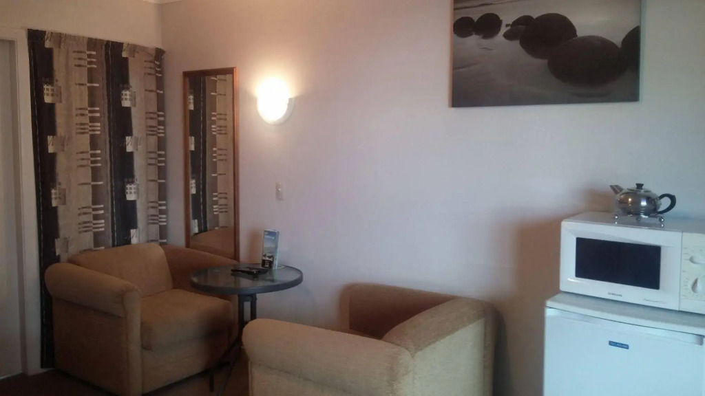 Raymar Motor Inn