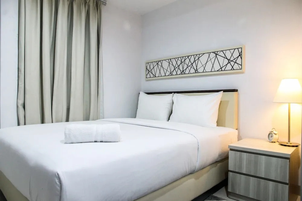 Cozy Studio Room Azalea Suites Apartment