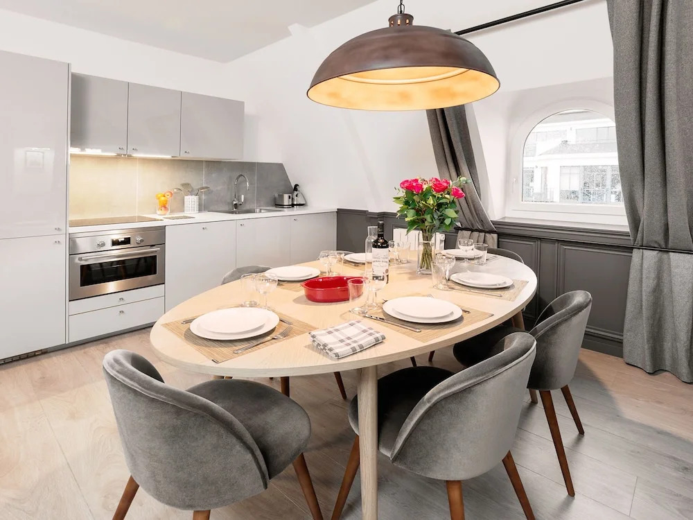 Luxury 2BDR Le Louvre I by Livinparis