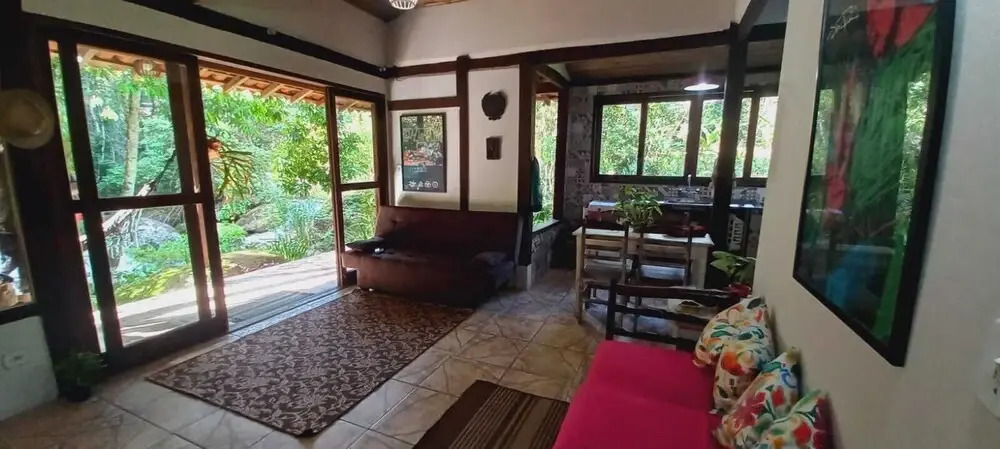 casa na cachoeira