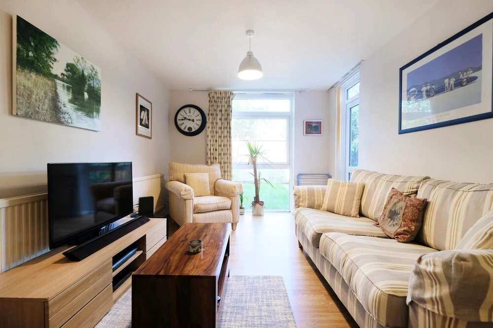 Fantastic, Spacious 1BR Garden Flat With BBQ