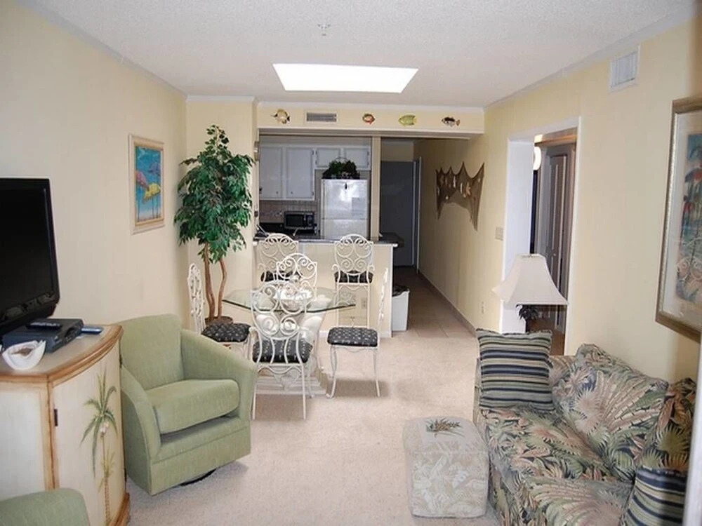 Pelican's Landing 402 - 3 Br Condo