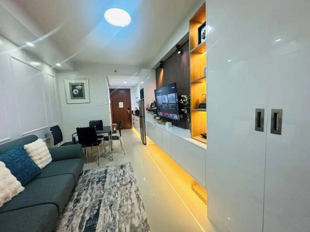 Chic Retreat in Pasay City - Scandinavian With Balcony Facing Mall Of Asia