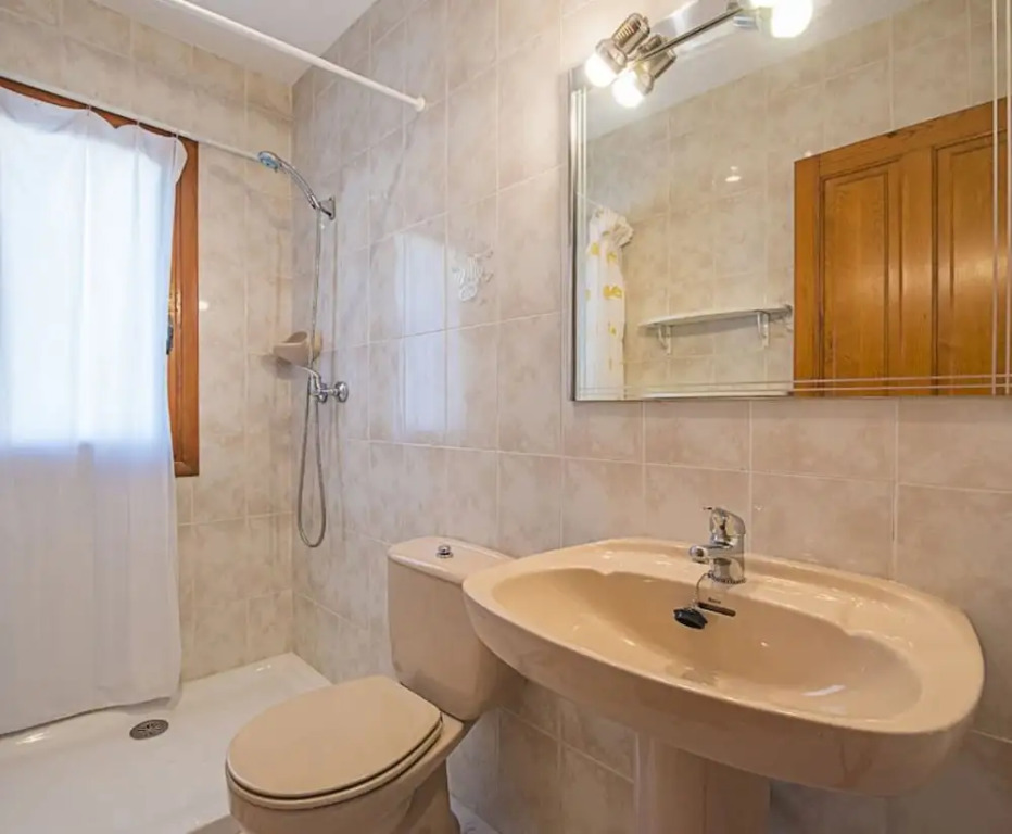 Villa - 4 Bedrooms with Pool and WiFi - 106418
