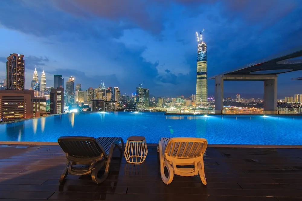 DMajestic Place, 1 King or 2 Super Single beds