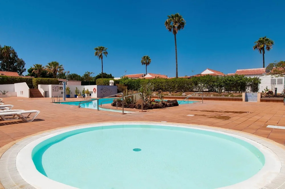 Bungalow with terrace in Maspalomas DS50 by VillaGranCanaria