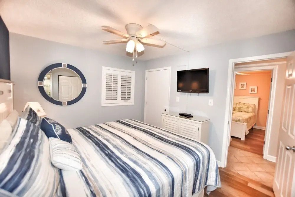0102 Waters Edge Resort 2 Bedroom Condo by Redawning