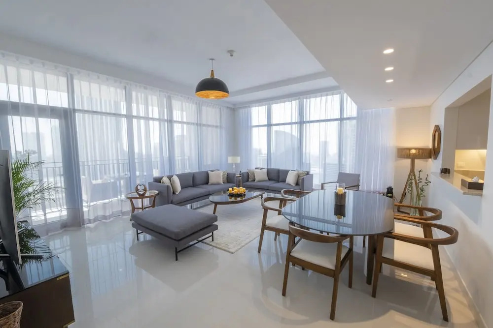 Fantastay Blvd Crescent