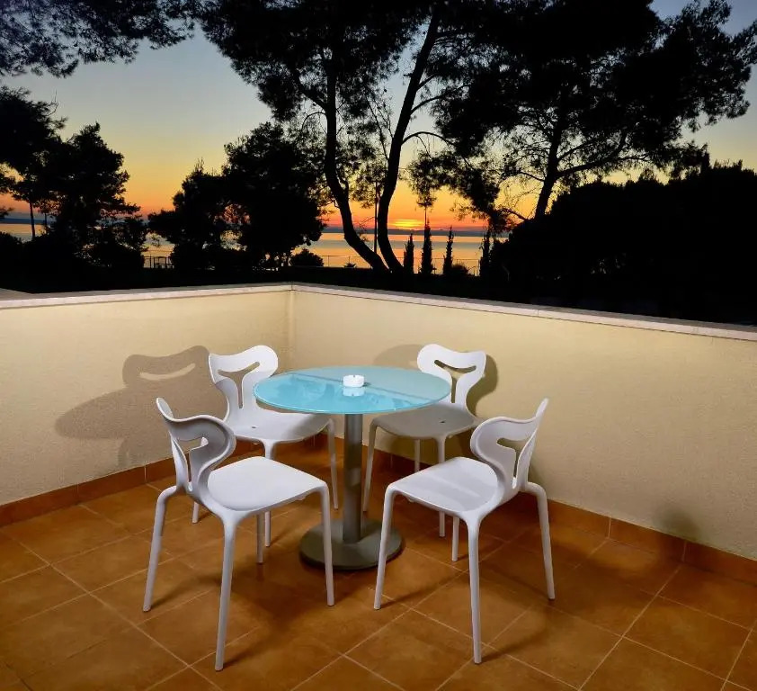 Sunset Apartments