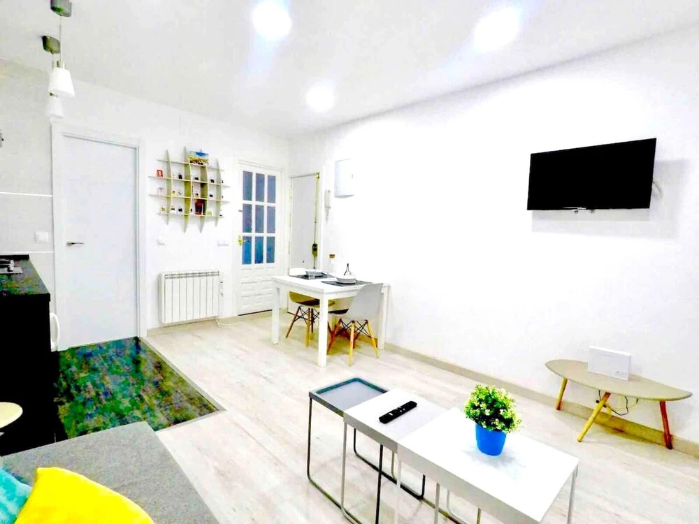 Apartment with One Bedroom in Madrid, with Wifi