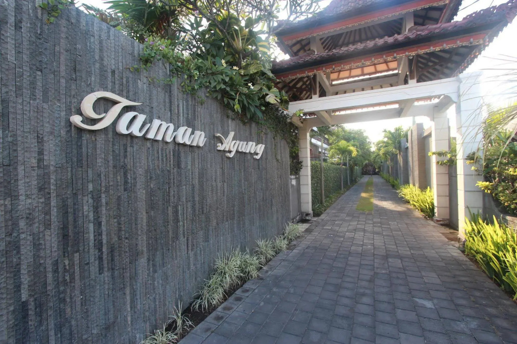 Taman Agung Hotel