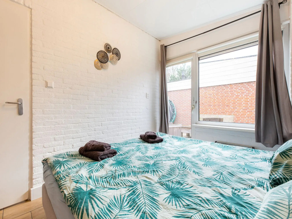 Holiday Home in Noordwijkerhout near Lake