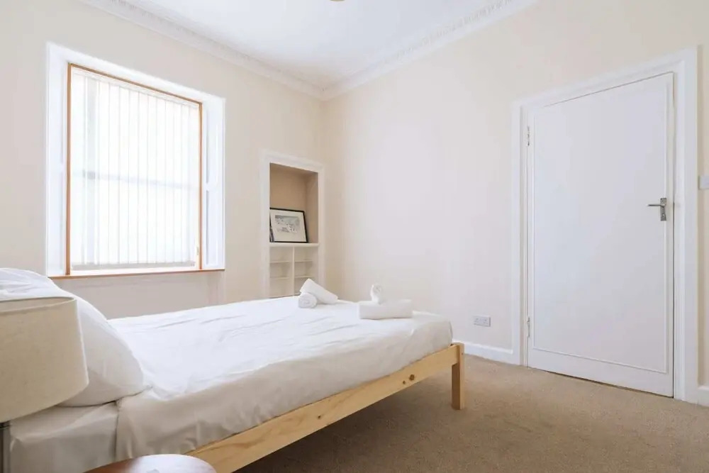 Cosy 2 Bedroom Home in Edinburgh in a Great Location