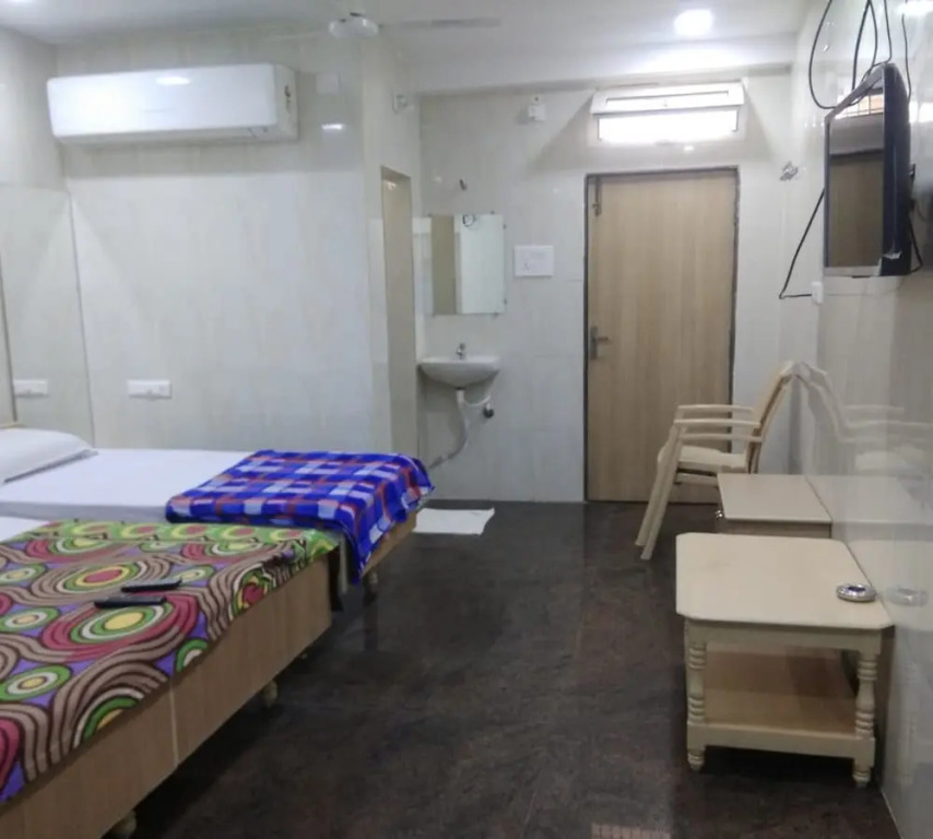 iROOMZ GVK Residency