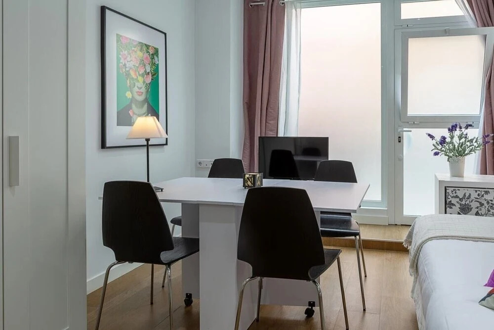 Cozy Studio in Central Madrid - 4mins to Metro