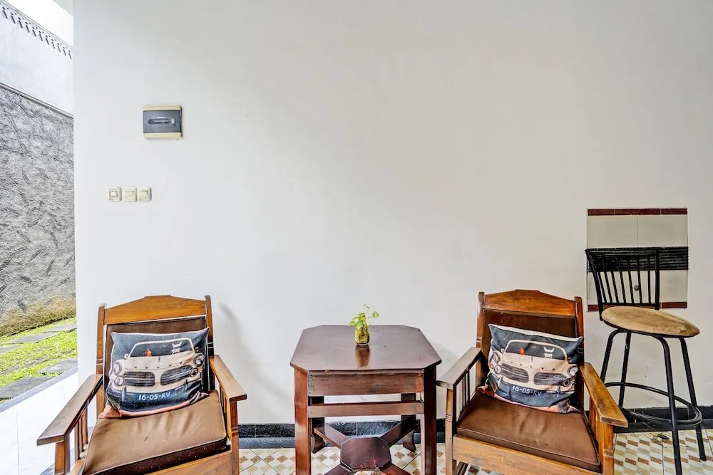 OYO Life 92030 Ef Palm Guest House Family