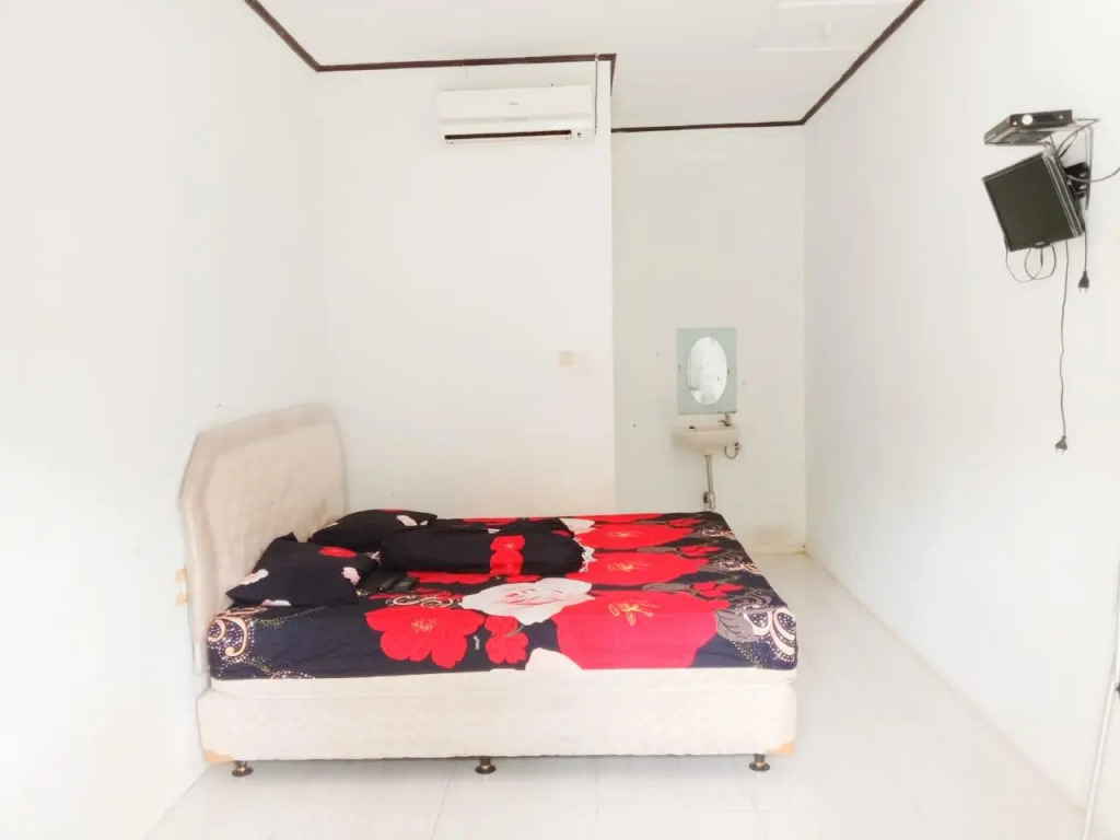 Hotel O Penginapan Putri Asih Sawarna