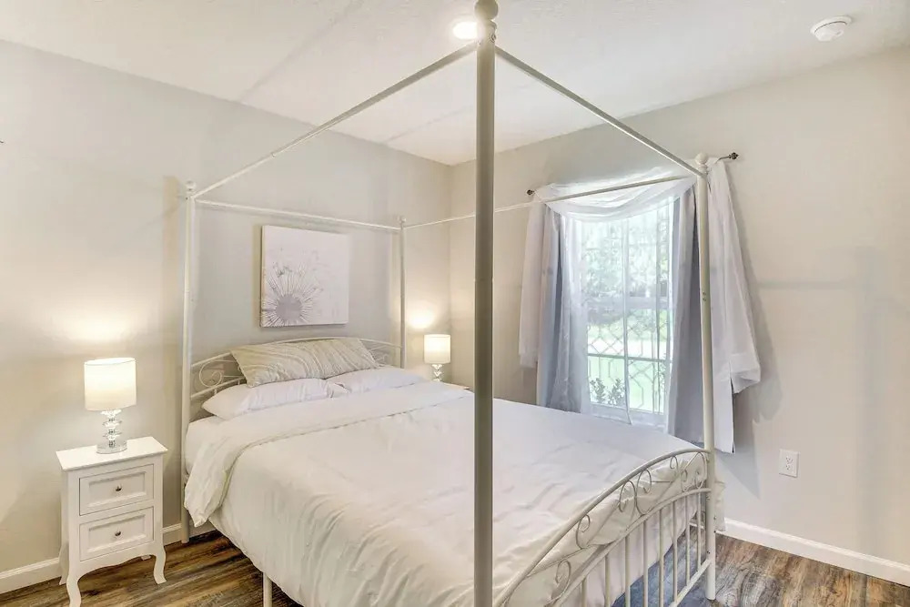 Sunny Palm Coast Home: 10 Mi To Flagler Beach!