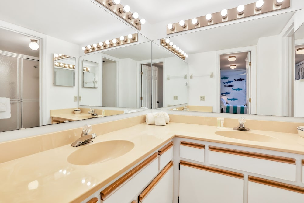 Sea Woods Condo 131 - Coastal Hide Away