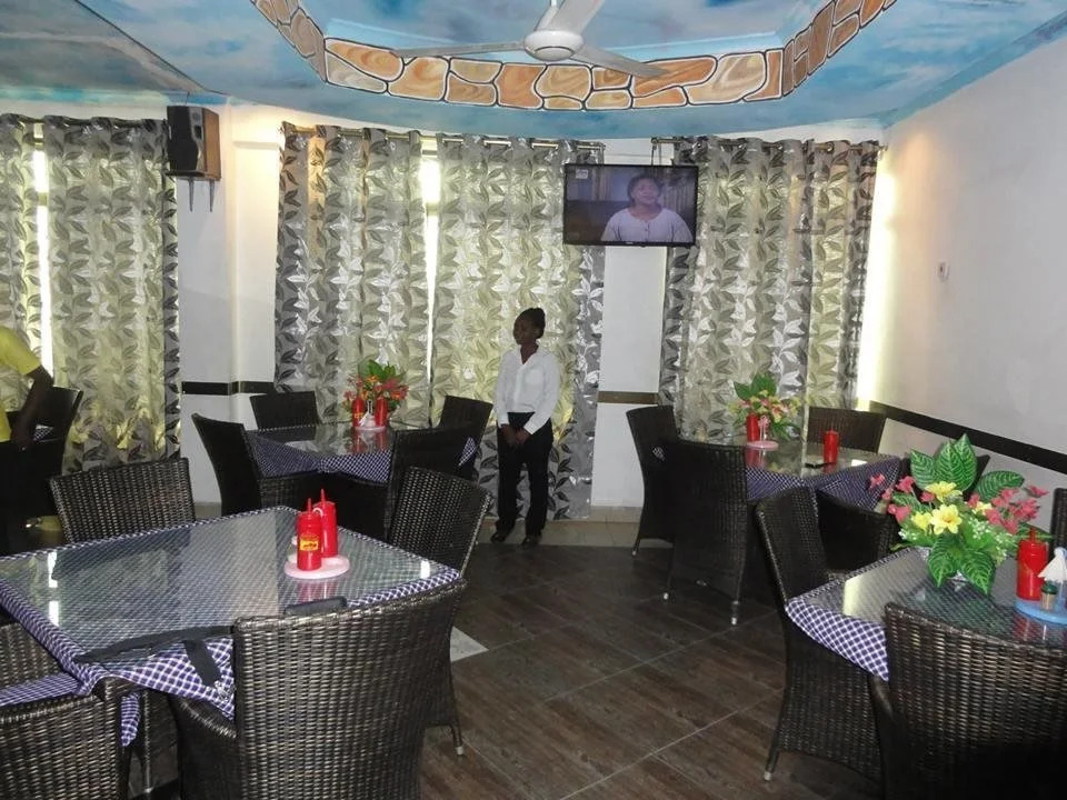 Royal Giraffe Hotel