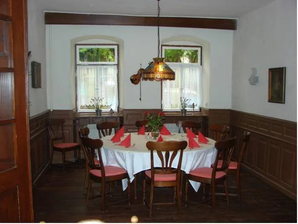 Schwarzer Adler