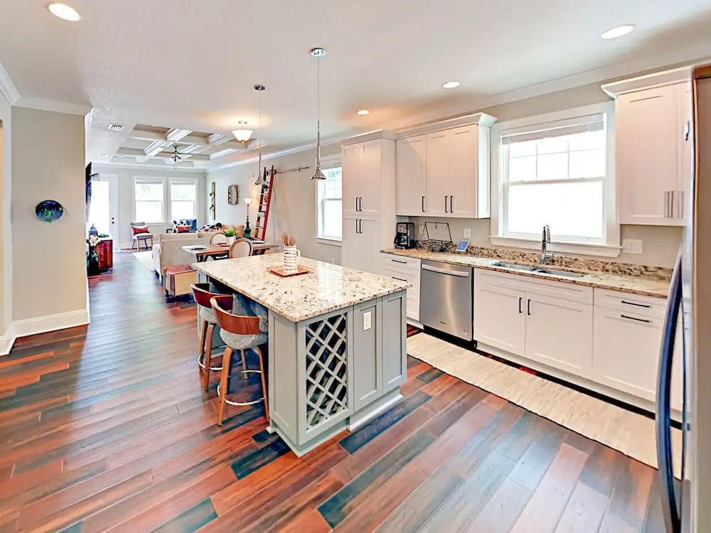 221 W Jean Home 3 Bedrooms 2 Bathrooms Home