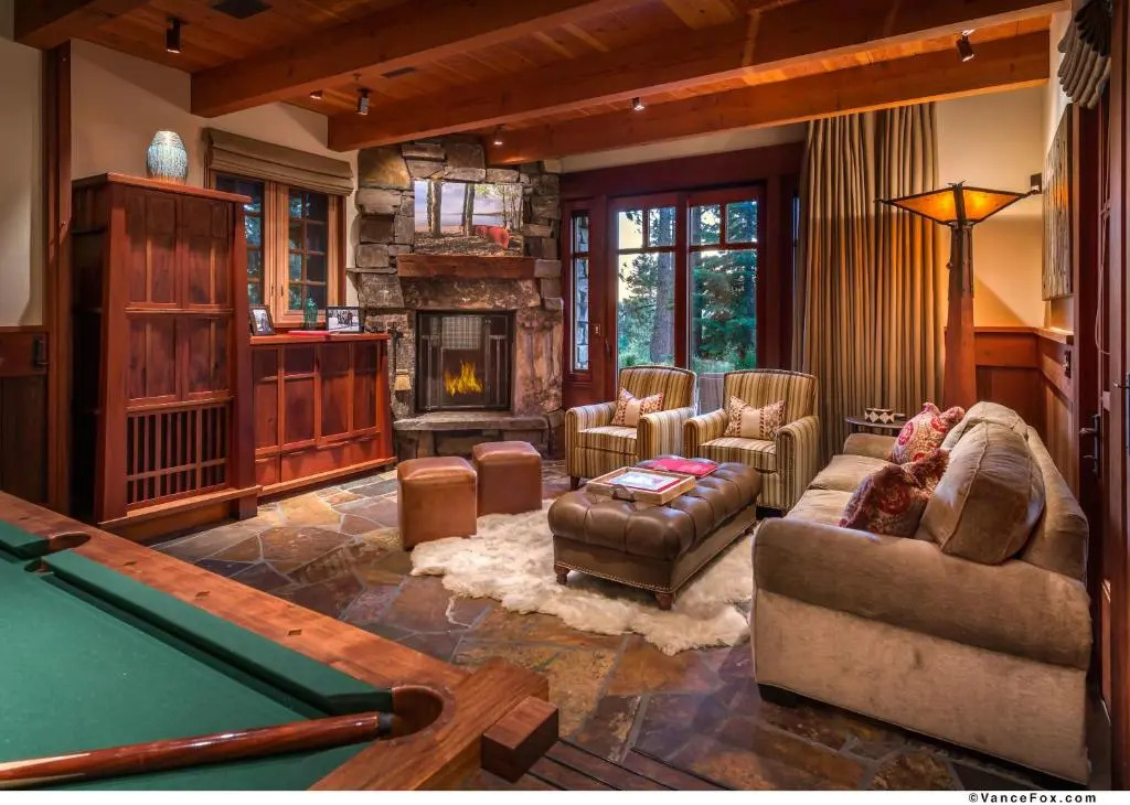 Stunning Big Springs Residence with Private Hot Tub! - Gray Wolf Northstar