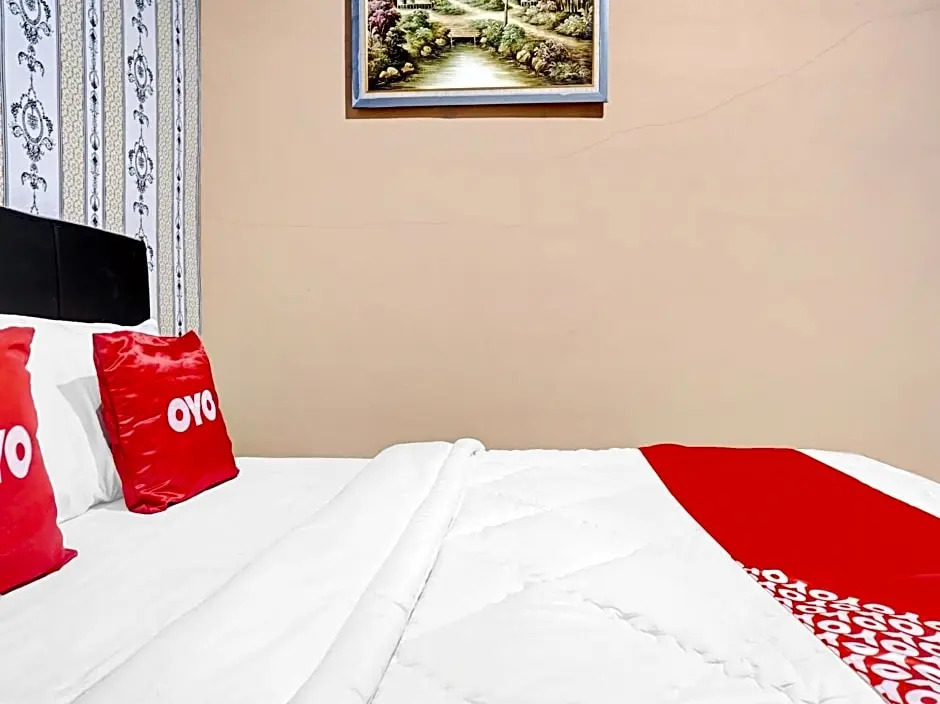 OYO 90469 Benhil Karet Tengsin