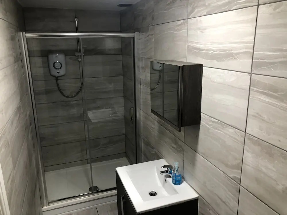 STIFFORD CLAYS FARM HOTEL
