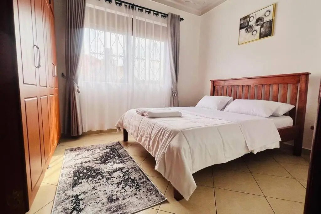 Relaxing 2-Bedroom apartment with parking space.