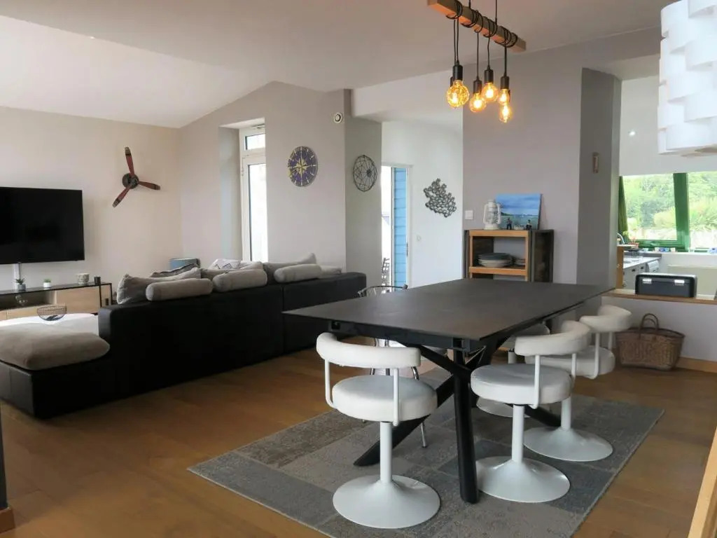 Maison pour 6 pers. à Trégastel avec jardin clos, proche plage et commerces, WiFi et billard - FR-1-368-159