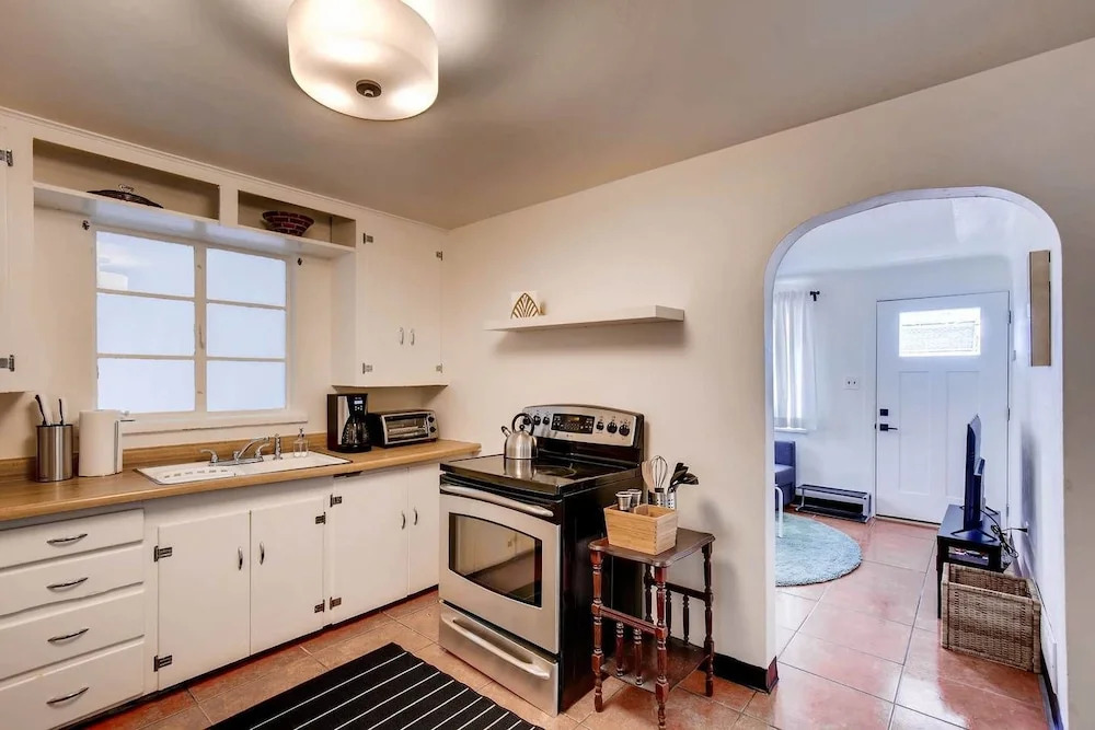 Cozy Bungalow in Chaffee Park near Highlands