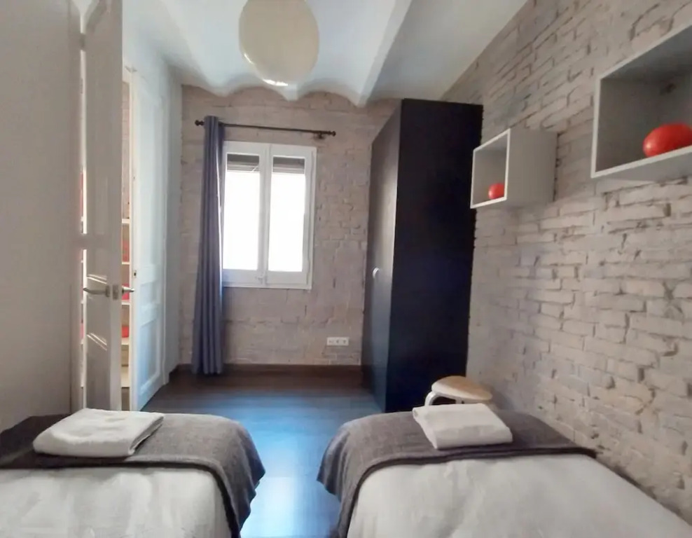 Barceloneta Apartment With Balcony