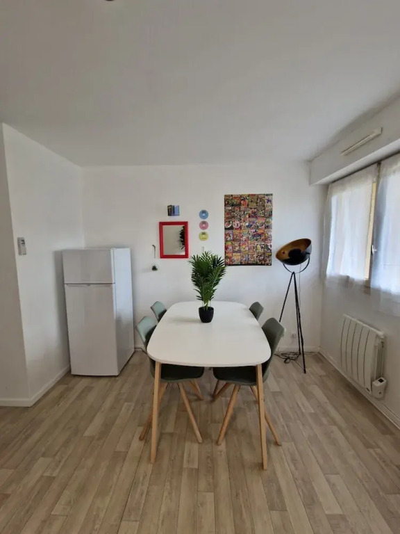 Cozy City Retreat With Balcony, Le Mans