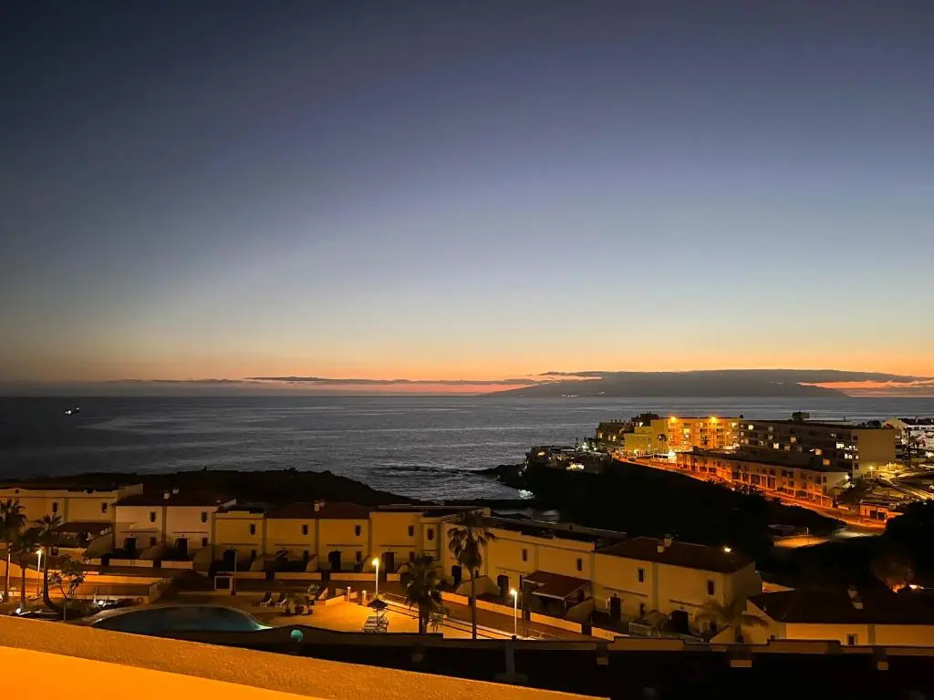 1314 FABULOUS 2 BEDROOM Accommodation ROOF TERRACE