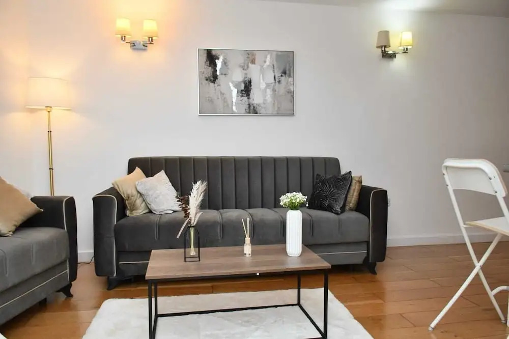Sleeps 4 - Private Balcony - Wheelchair Accessible